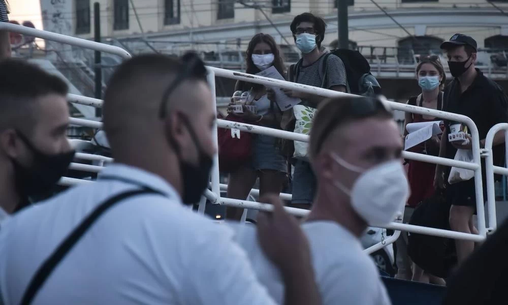 Κορονοϊός: Αυξημένοι έλεγχοι στα λιμάνια για την επιστροφή των ταξιδιωτών
